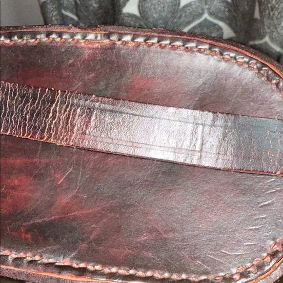 Vintage Tooled Leather Double Wine Bottle Carrying Case - Picture 12 of 16